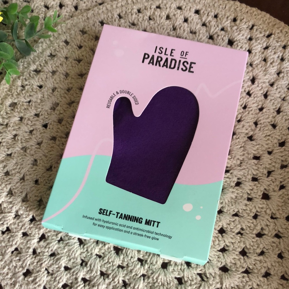 Isle of Paradise Self-Tanning Mitt - Purple